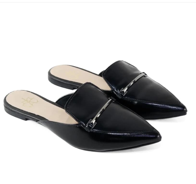 Mule preto atemporal em uso